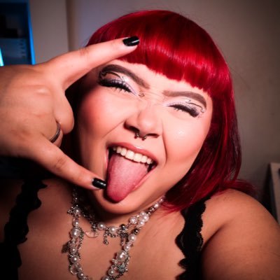 tuacolorida's profile picture. falo o que estiver pensando e comento sobre as séries e filmes que assisto