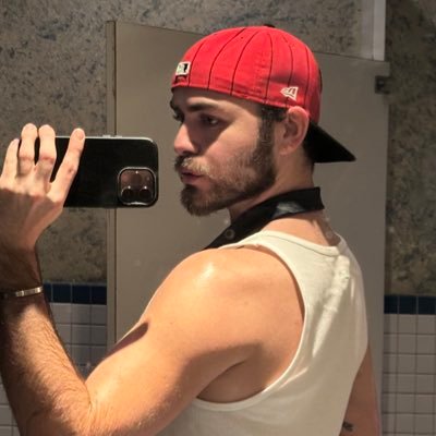 blowsitaII's profile picture. griffin | @greefleee