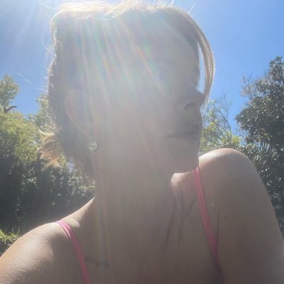 malakalkandri's profile picture. LLB @manmetuni Alumna⚖️