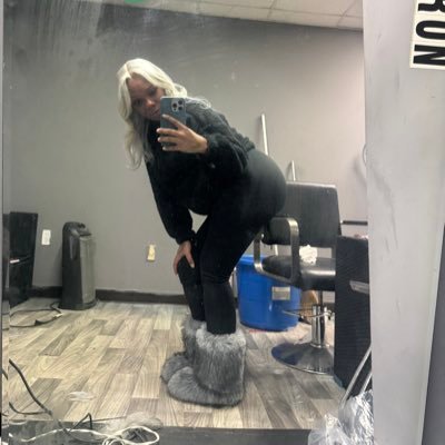 5OShadesOfA's profile picture. motion over emotions 💰💰💰 don’t text me if you ain’t spending 😆💯