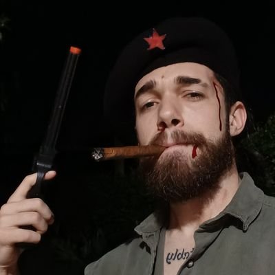 Blaus_reserva_'s profile picture. guitarrista, gremista, socialista, cursando Análise e Desenvolvimento de Sistemas •  nenhuma religião • insta @ rasfao_