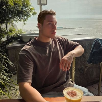 JuliooGarciaaa_'s profile picture. Me cerraron la cuenta anterior @JulioGarcia_ por burlarme de una señora pero no me arrepiento de nada

♒︎☀︎  ♑︎☾  ♍︎↑