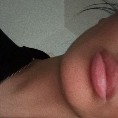 stichomythieS's profile picture. j’aime jul zara et les volumes russe