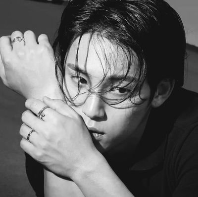 weknezd's profile picture. 