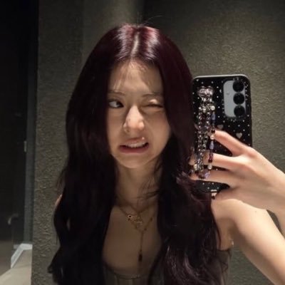 hsngjpg's profile picture. for enha 🦇