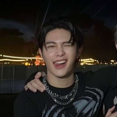 luvmpknz's profile picture. for #WilliamEst | #NutHong | #PerthSanta