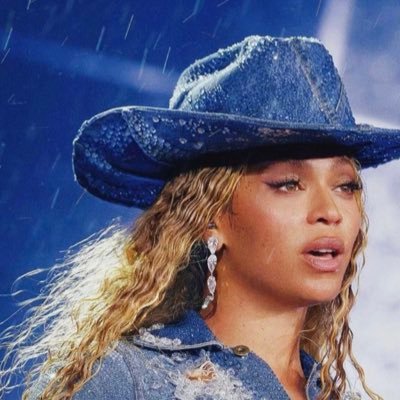 sinceperrie's profile picture. LM follows