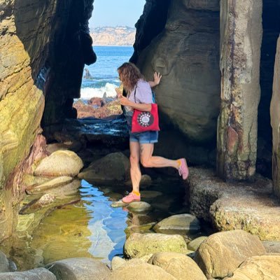 DivineTrickstr's profile picture. Here to usher in the future with peace, love, and synthesis 💗✨