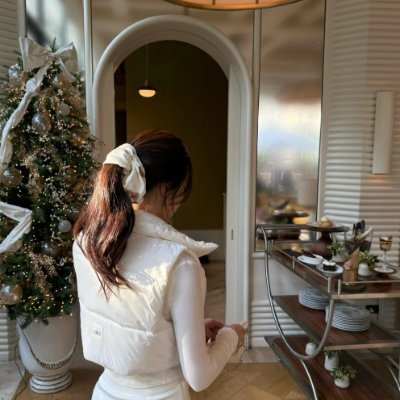 chloe_pte's profile picture. Style is my language. Design is my signature.