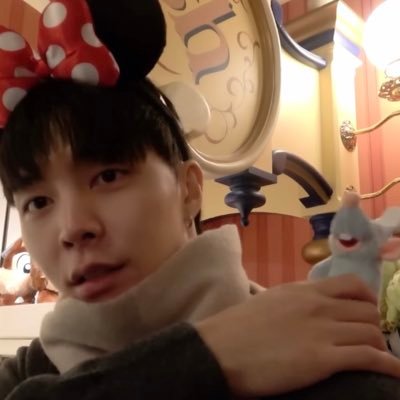 johnsuhperstar's profile picture. 