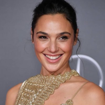 GALGADOTLIVE9's profile picture. LIVE CHAT