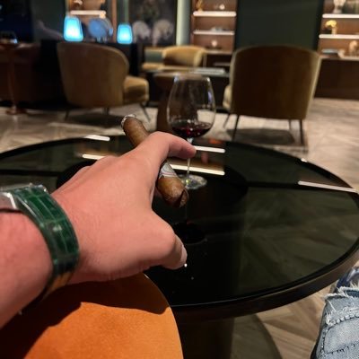 Ismael_SkyBlk's profile picture. Visionario, Invercionista,Profesional de la Industria de Seguros ☔ Planificación Financiera 💱 y Blockchain ⛓ en Puerto Rico 🇵🇷