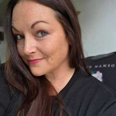 angelam410's profile picture. Black is real. You can't hide. Hearts are the darkest when you see without the sun. 🖤