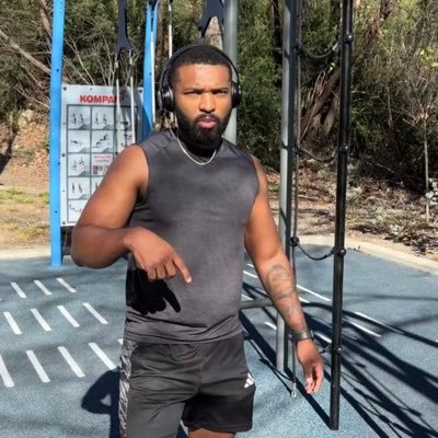 shousefit's profile picture. 