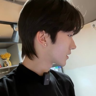 centurywish's profile picture. 清澈易碎温柔且珍贵