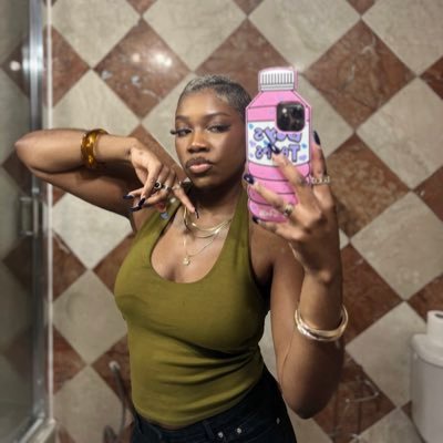 DeedeeAna_'s profile picture. 