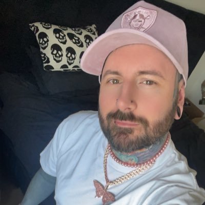 Tattoo artist