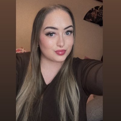 _chelseaax's profile picture. 27🌙/♐️/ she/her. ‘I’ll shine for you🌙🌻’