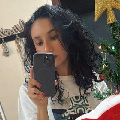 petrovarobs's profile picture. 