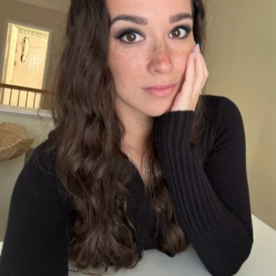 Amira6186's profile picture. 