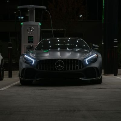 popular8002's profile picture. 