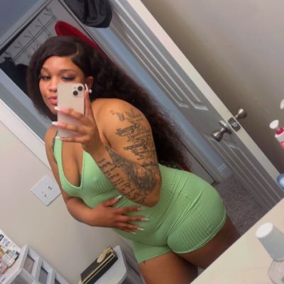 aliyaahmariaa_'s profile picture. 