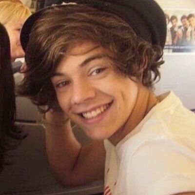 hstylesunrise's profile picture. always remember how lucky you are to have yourself (fan account)