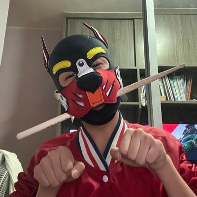 Them1z199000's profile picture. 路易瑟瑟推//小心內有18+// 💛 獸圈推這邊： @louis1990000 //喜：內褲 & 所有緊身衣物（白襪/緊身衣/重機服）& 棒球服 & 繩縛 // 鎖鎖營業中：自11/21/2025//⚠️會顛覆你對路易的認知⚠️//喜歡抱抱，親近一點不用怕XD