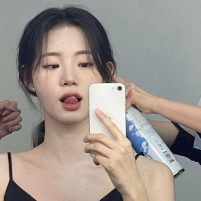 kuarona's profile picture. back up. @seixka — WA https://t.co/OQn0tlVc75 TELE https://t.co/hQ8yrwsVz9 : the smallest feline is a masterpiece ₍ᐢ..ᐢ₎ ♡