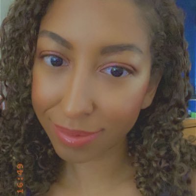 still_shinin_'s profile picture. capricorn 🌺