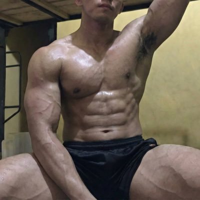 BDSM_art_'s profile picture. Con chó này đi lính mà đéo xoá X, bị t phát hiện