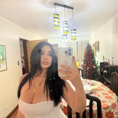 unhingednicnic's profile picture. Capricorn. connected to everything, attached to nothing. source energy flows through me•777•