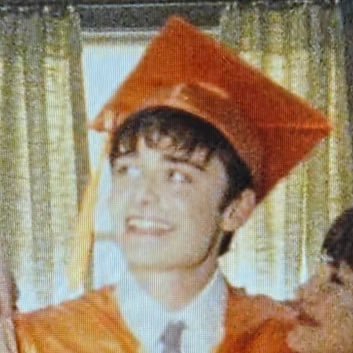 llerujk's profile picture. 19