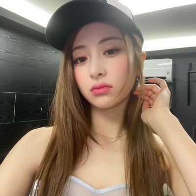 strawbewinx's profile picture. 