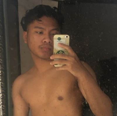 urfuturebaby22's profile picture. 21. aquarius. dead inside but still horny.