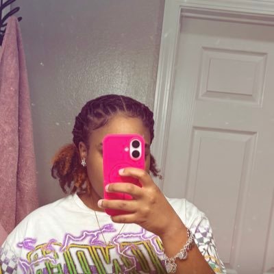 ih8femss's profile picture. 