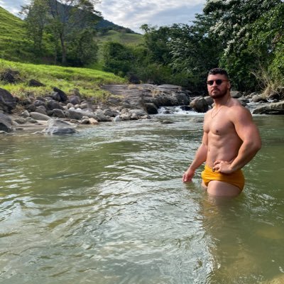 iswithynei's profile picture. Um escorpiano emotivo 🥹