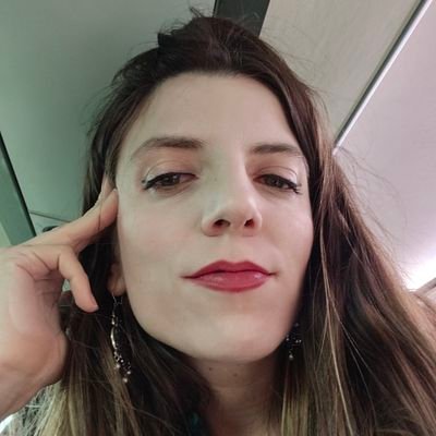 JuliaBacardit's profile picture. Autora
https://t.co/OFaycjeisP

'El Raval a deshora' @nuvol_com / 'Un dietari sentimental' @MedusaEd/ 'El preu de ser mare' @postroph