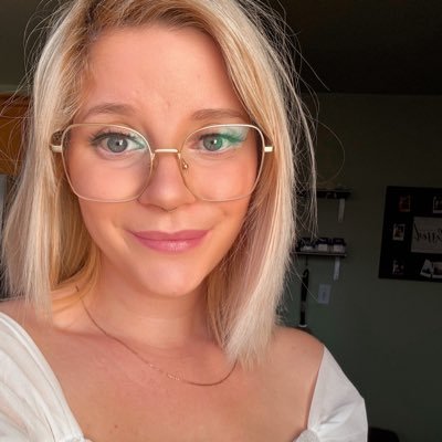 vmtpoetry's profile picture. writer | 28 | 🏳️‍🌈 | poems in @tinywrenlit | @versezine | @sam_litmag | @dreich25197318 | @bullshitlit