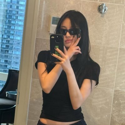 kryssykrys12's profile picture. part time writer GL✨