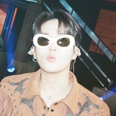 royallyfudgedup's profile picture. 💜🐿🐰🐶👑⛰️🐥🐈‍⬛🐻🏴‍☠️