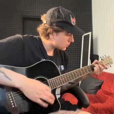 isliesiu's profile picture. tavo akys mato skausmą