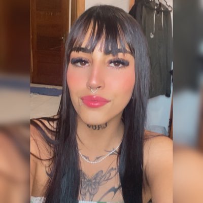 sararegina_nl's profile picture. ninguém consegue entender a cabeça de uma mulher maluca