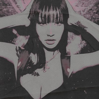 moniliuq's profile picture. ‘cause we all have wings but some of us don’t know why.