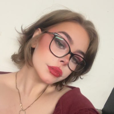 Findom Queen who loves to bully ☺️ Quite the whore and always thinking of cock 🧠❤️ Cashapp: £GoddessPixieClark