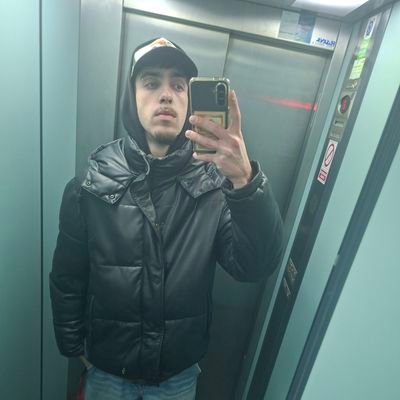 BrokeAsFuckZuZu's profile picture. M gusta acariciar hormigas / Fumador licenciado / 99% de humedad