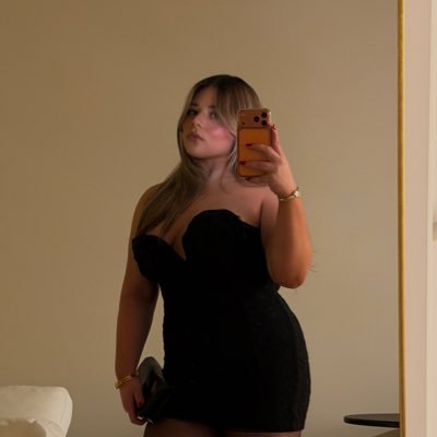 kelly_tbh's profile picture. 