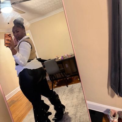 onlyonenish's profile picture. Girl Mom 💕 The Biggest ‼️ suchafxckingvirgo ♍️