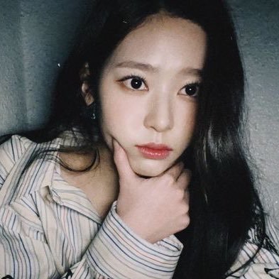 kiimminnju's profile picture. 𐂗.. / 🦢 adorned in sacred elegance, she flourishes.