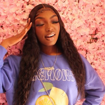 _sanaaa101's profile picture. um hey